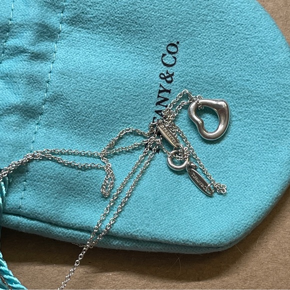 Tiffany&Co. Elsa Peretti Open Heart Pendant in Silver 7 mm necklace - Picture 4 of 7